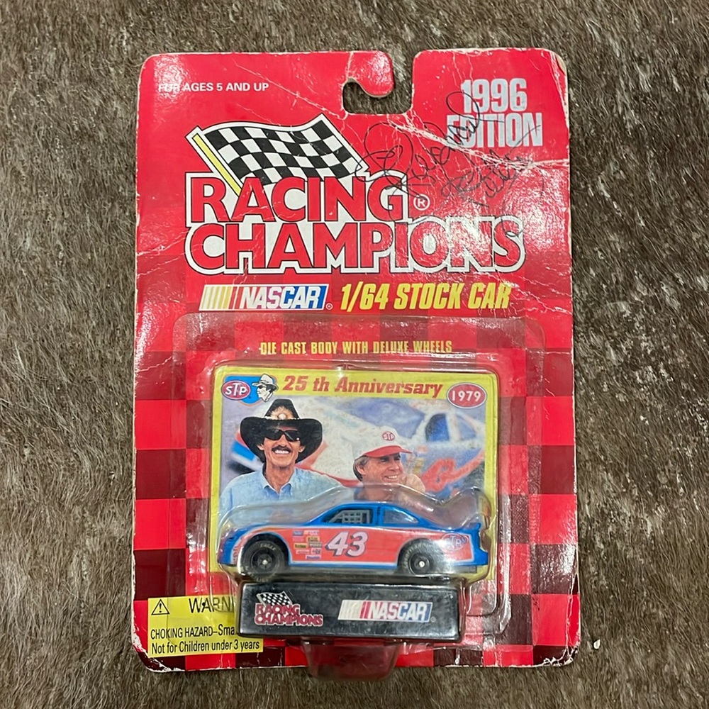 Richard Petty 1/64 Diecast Racing Champions 1996 Signed Nascar #43 Autographed